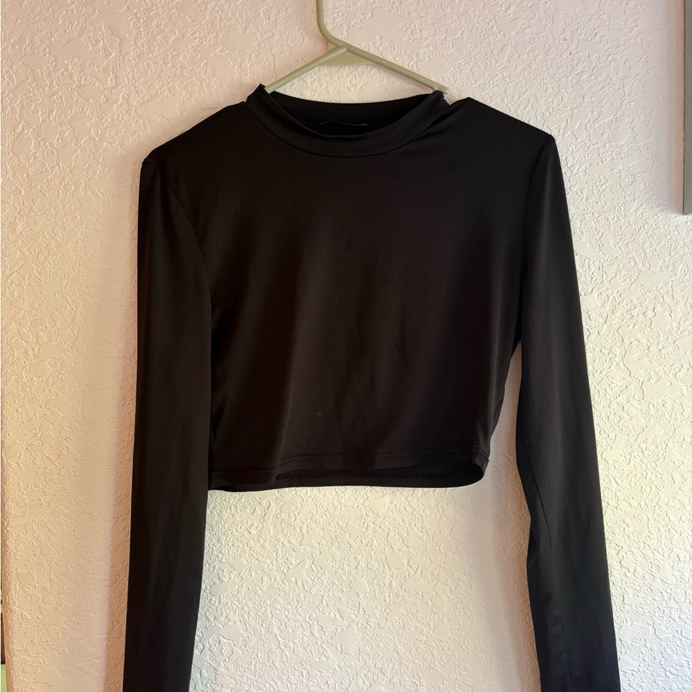 SHEIN Black Long Sleeve Crop Top